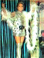 Sahneye uzay modası