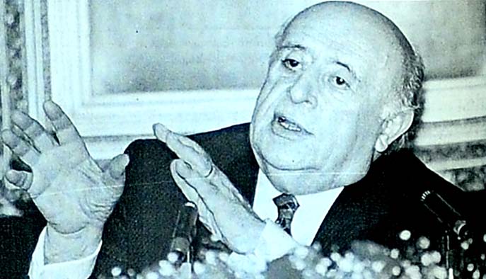 Baba her şeyi biliyor!