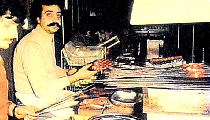 Adanalı kebap&ccedil;ı Pala Nuri televizyonun g&ouml;zbebeği oldu