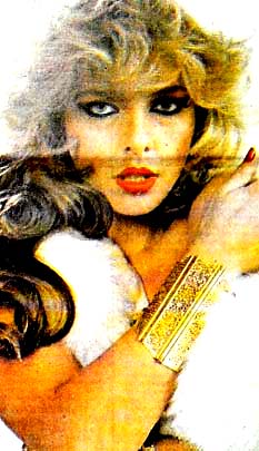 Ahu Tuğba rahibe gibi