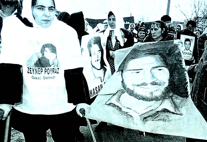 Gazi'de &ouml;lenlerin anısına