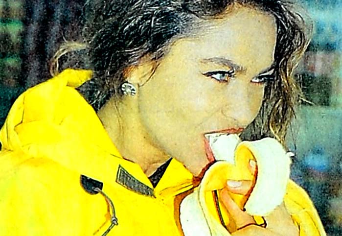 H&uuml;lya Avşar, fakir fukaraya acıdı