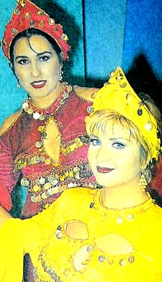 Sibel ve N&uuml;khet Arap kızı oldu!