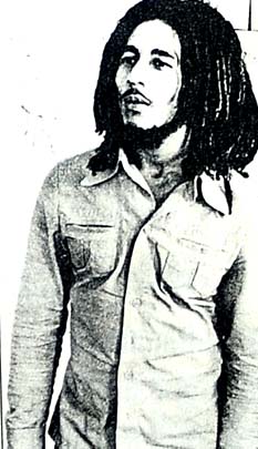 Dünya güzeli,  hippi şarkıcıya aşık oldu