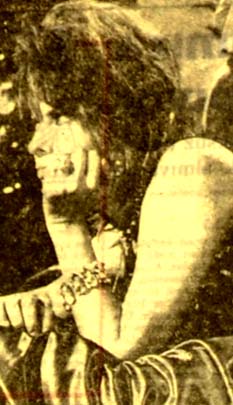 Geçinemeyen kadın derhal boşanmalıdır