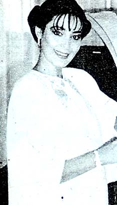 Necla kendini tiyatroya adadı