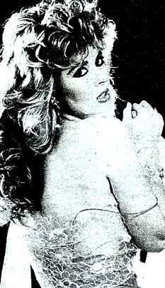 Mutluluğu arayan kadın