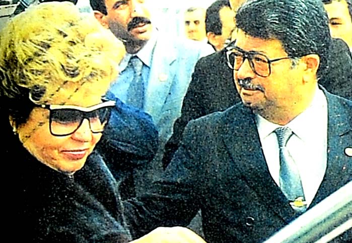 &Ouml;zal i&ccedil;eride bizi kandırıyor