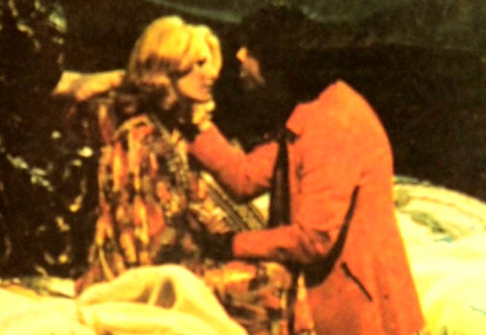 Ajda Paris'te kaderinin değişmesini bekliyor